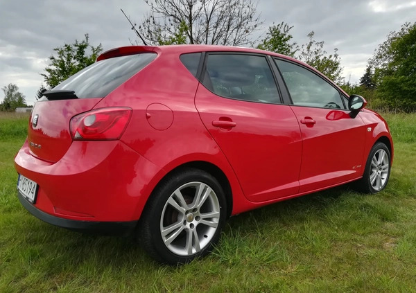 Seat Ibiza cena 18300 przebieg: 195000, rok produkcji 2011 z Poznań małe 466